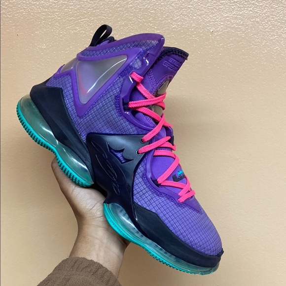 Nike LeBron 19 “DJ Bron Wild Berry Hyper Pink Teal” - Picture 8 of 17